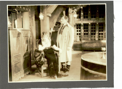 Unknow Actress + Unknow Actor from movie scene (1920s)   Vintage Photo K 40