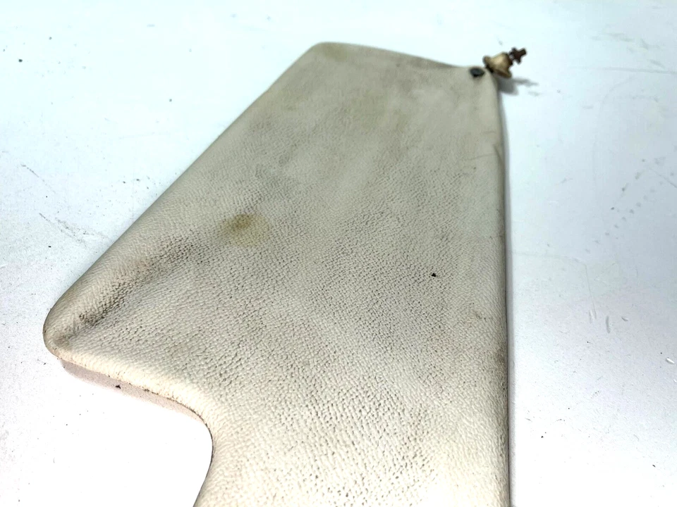 Parasol marfil con espejo de tocador Volkswagen Bug Beetle 1968-1977 OEM Foto 4 de 4