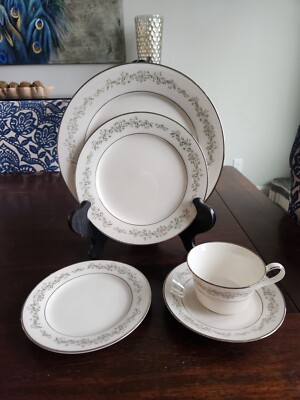 Vintage Noritake China - PARKRIDGE #7561 Pattern - 5 Piece Place Setting