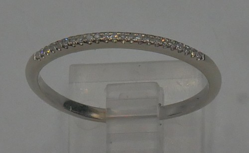 14KT WHITE GOLD THIN BAND WITH 23 DIAMONDS APP 0.10 TOTAL 1.6 GRAMS SIZE 9.25 - Picture 6 of 11