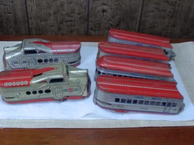 MARX Prewar Union Pacific M10005 Streamline Train Set: Engine & 4 Passenger Cars