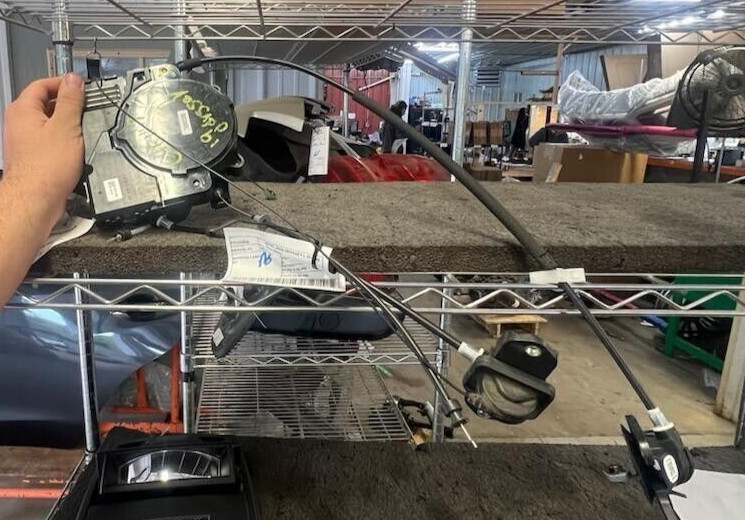 2018-2023 Honda Odyssey Left Driver Side Power Slide Door Motor Assembly Used