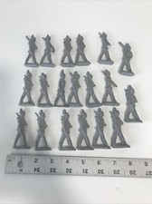 lot of 20 Lead Soldiers Toy Figurenes army military Vintage Grey