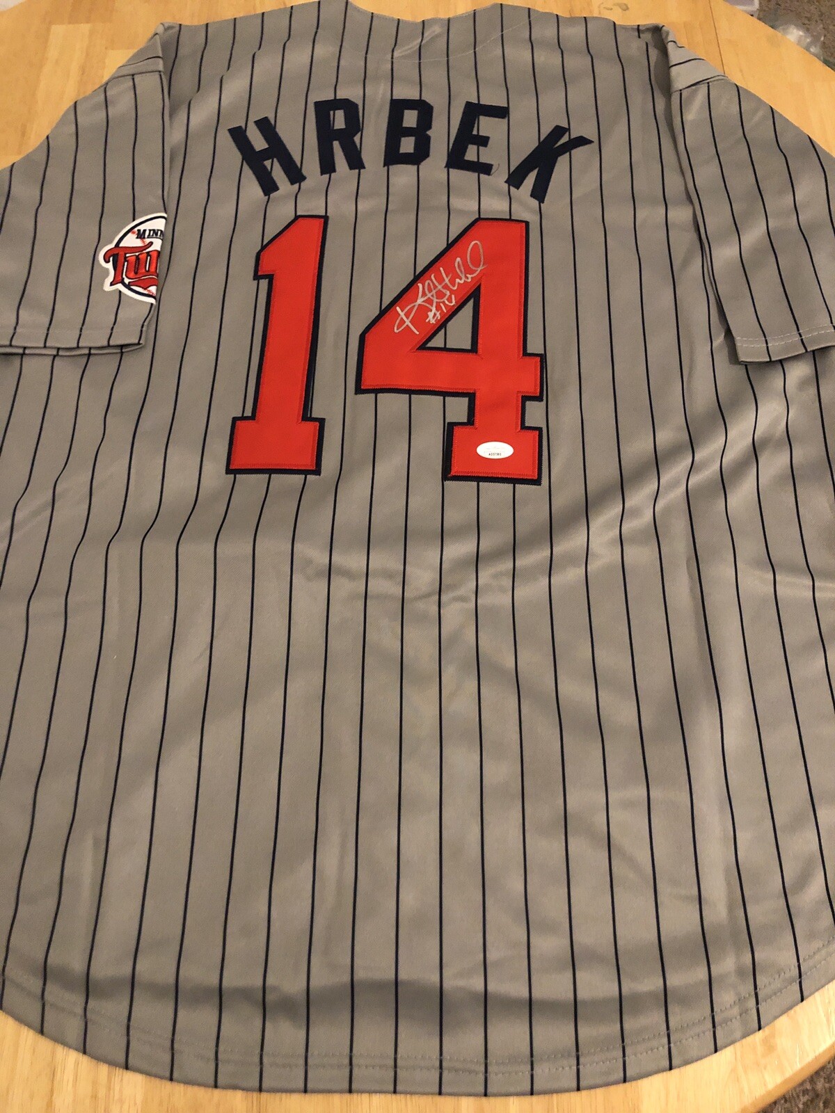 hrbek signed jersey