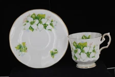 Vintage Elizabethan Fine Bone China Footed Tea Cup & Saucer Canadian Provincial 