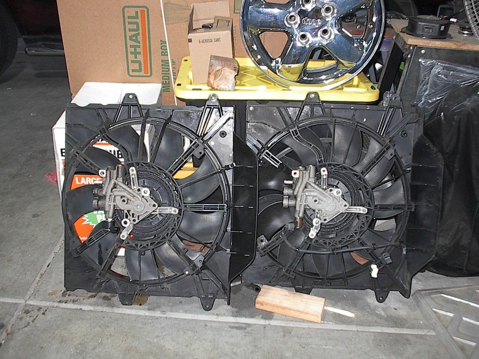 2001-2004 Jeep Grand Cherokee Hydraulic Engine Cooling Fan Assembly 4.7L V8 - Image 3 of 3