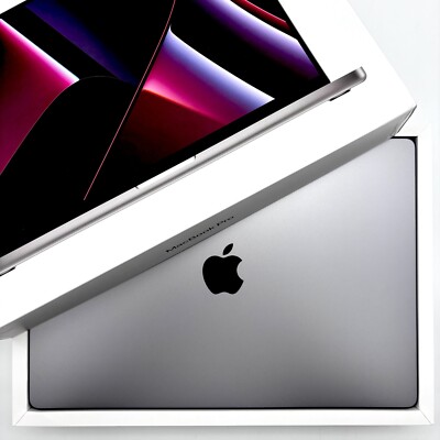 EXCELLENT MacBook Pro 16  M1 Max - 2TB SSD 32GB 1 Battery Cycles 1 Year Warranty