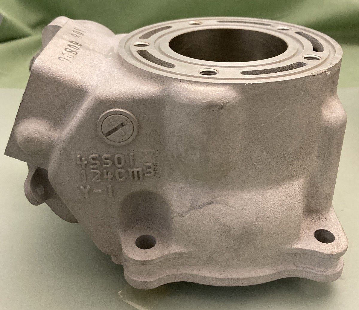 NEW GENUINE YAMAHA 4SS-11311-02 CYLINDER SUPERCEDES 4SS NEW GENUINE YAMAHA 4SS-11311-02 CYLINDER SUPERCEDES 4SS