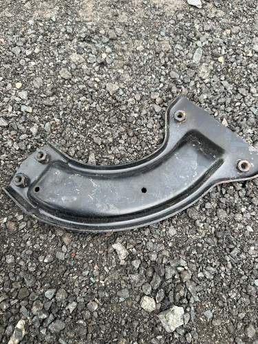 2000-2006 GMC Yukon XL 1500 Front Left Fender Bracket 15709453 OEM - Picture 4 of 4