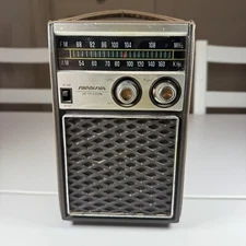 vintage  Soundesign Model radio 2223C tested am/fm portable