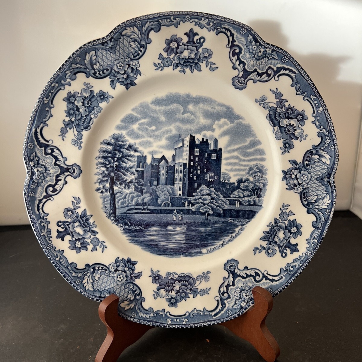Johnson Brothers Old Britain Castles Blue England 10 in Dinner