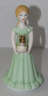 ENESCO 1981 GROWING UP BIRTHDAY GIRL BLONDE IN GREEN DRESS  AGE 11  FIGURINE