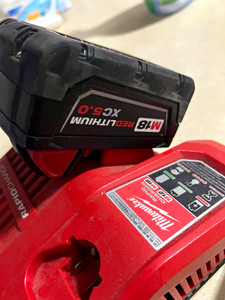 Milwaukee M12-18 FC RAPIDCHARGE Charger w/ M18 REDLITHIUM XC 5.0 Battery