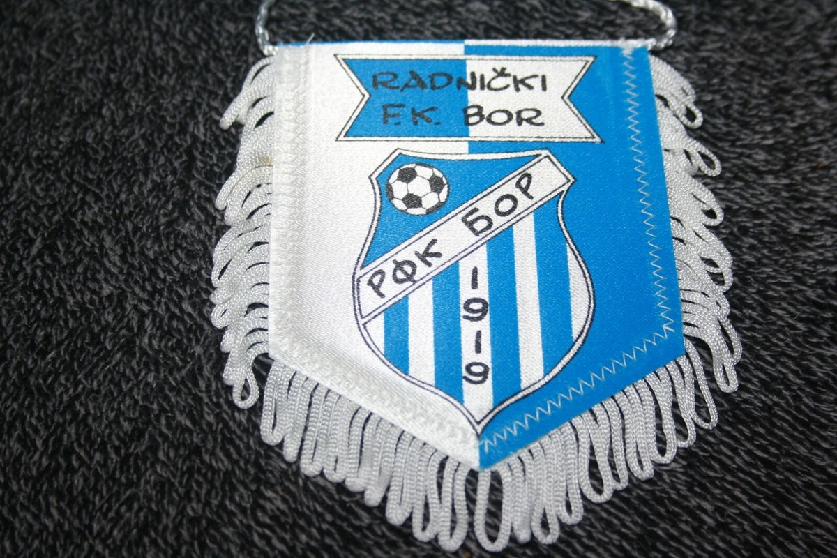 Fanion Vintage FK Radnicki Obrenovac – Petit Pennant De Club Serbe
