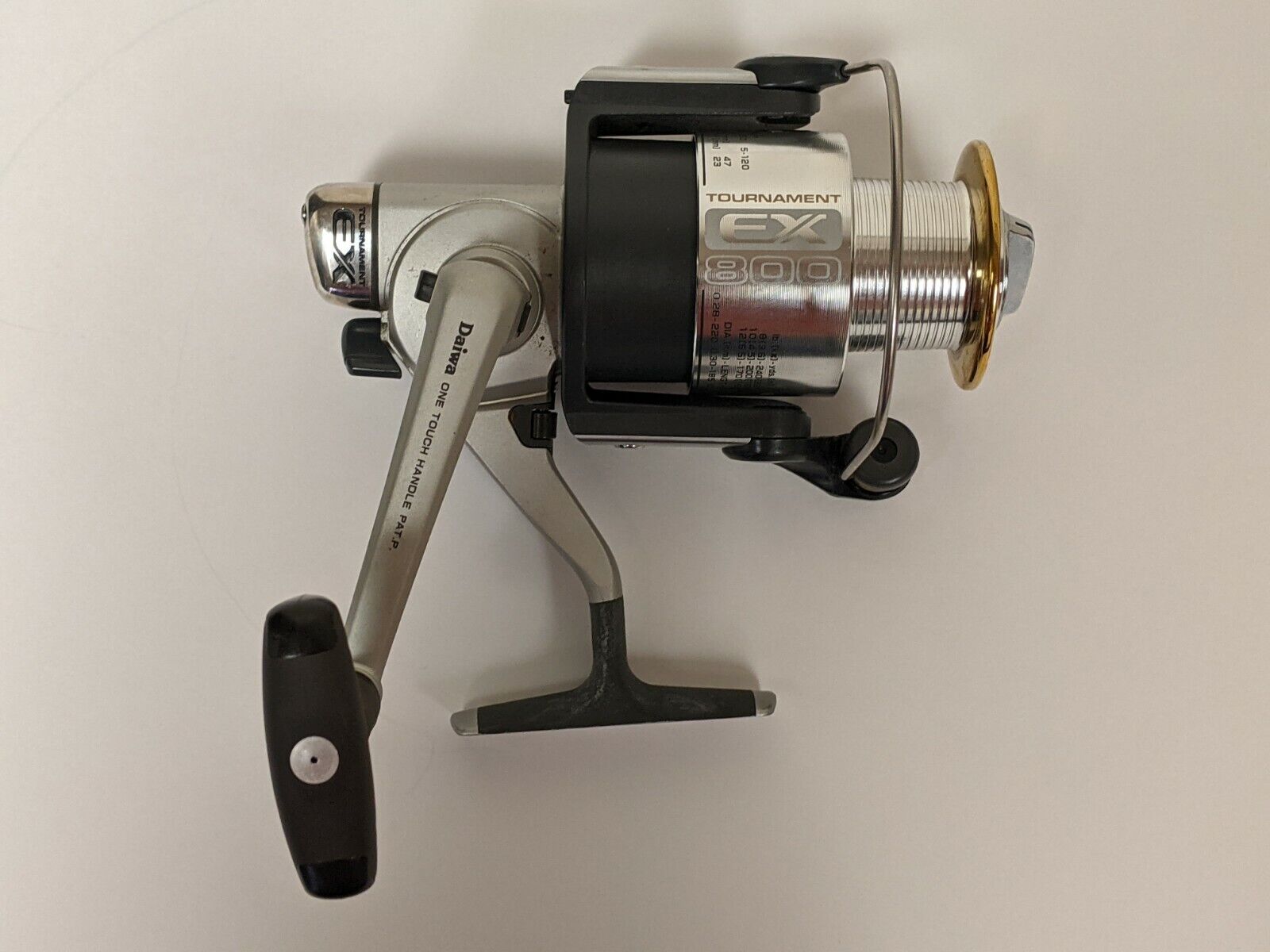 IRT 800 Saltwater Spinning Fishing Reel - MINT CONDITION NEVER