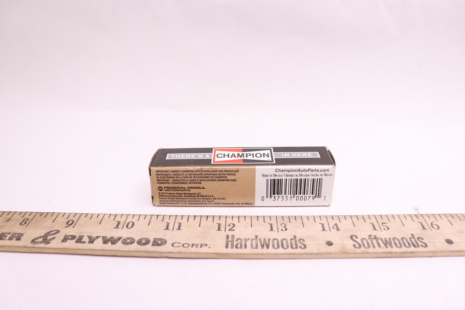 Champion Spark Plug 9.25 x 3.9 x 3.9 880 