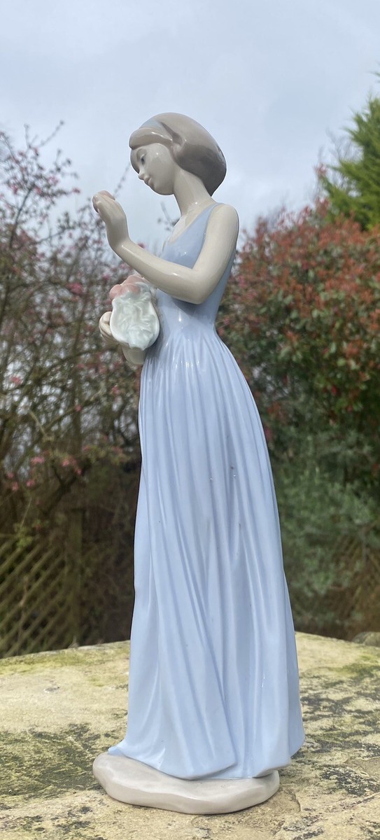 Nao Lladro 'My Little Bouquet' 1350, 1999, 32cm tall, 735gm | eBay UK