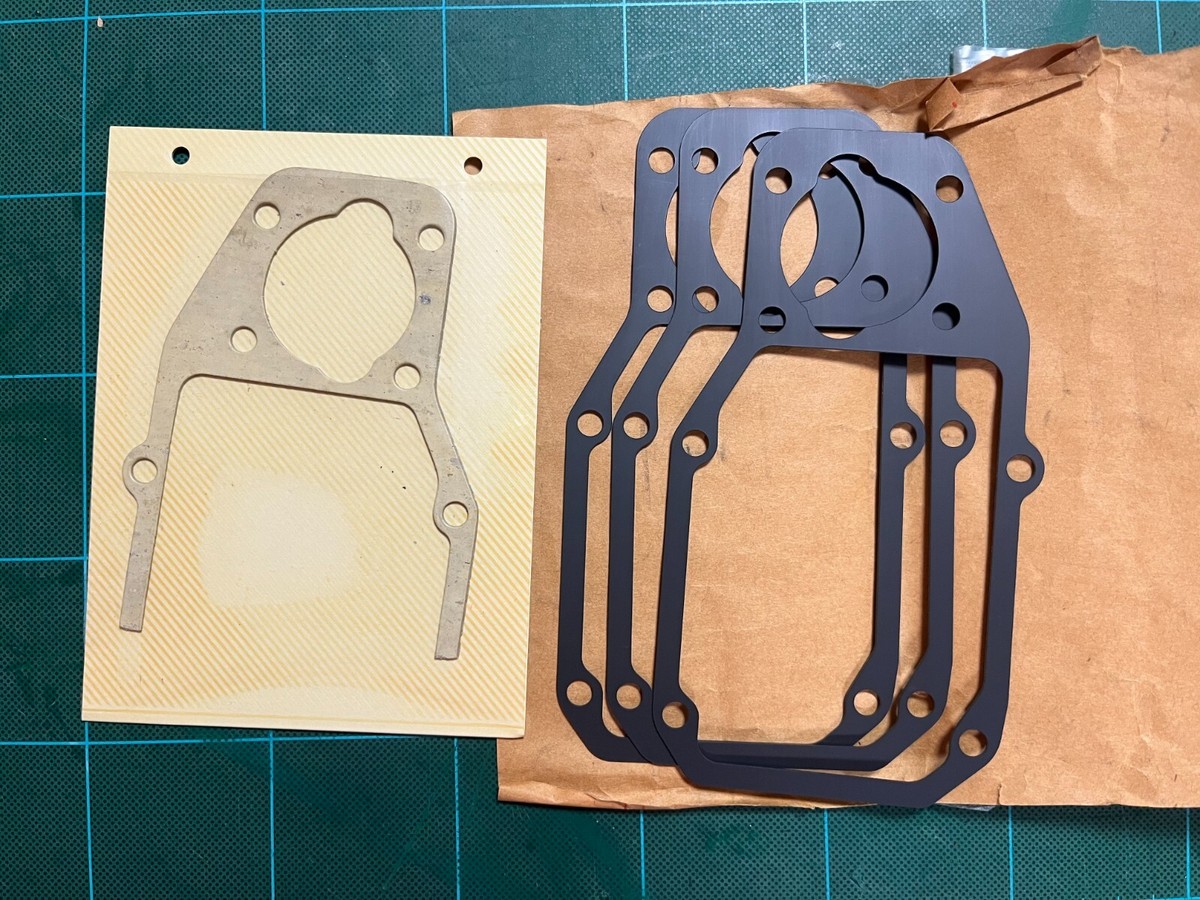 Mercedes W123 Fuel Pump Rear Cover Gasket 0010744680 0000743580  