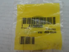 JOHN DEERE-    LATCH, AIR CLEANER - AT209926 - L&G SH21BX1