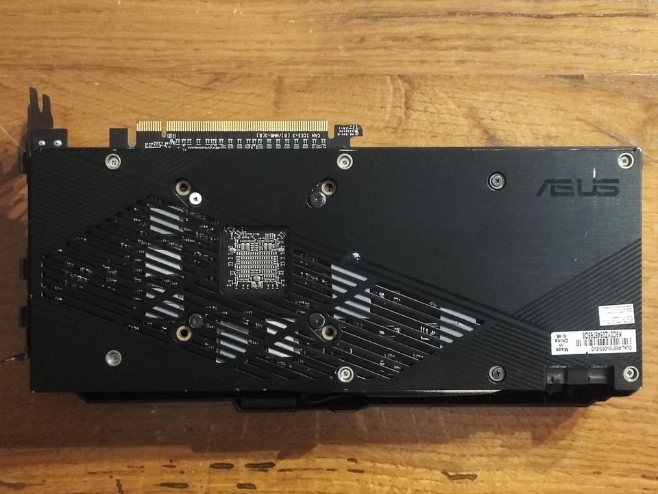 AMD ASUS RX 5700 DUAL EVO OC - Immagine 2 di 4
