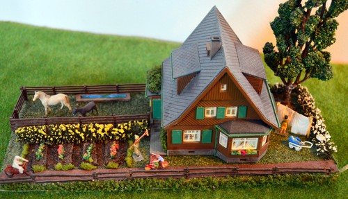 H0 Diorama de Auhagen 12258 Casa Erika con figuras Preiser, luz, ¡único! | Condition: Gebraucht