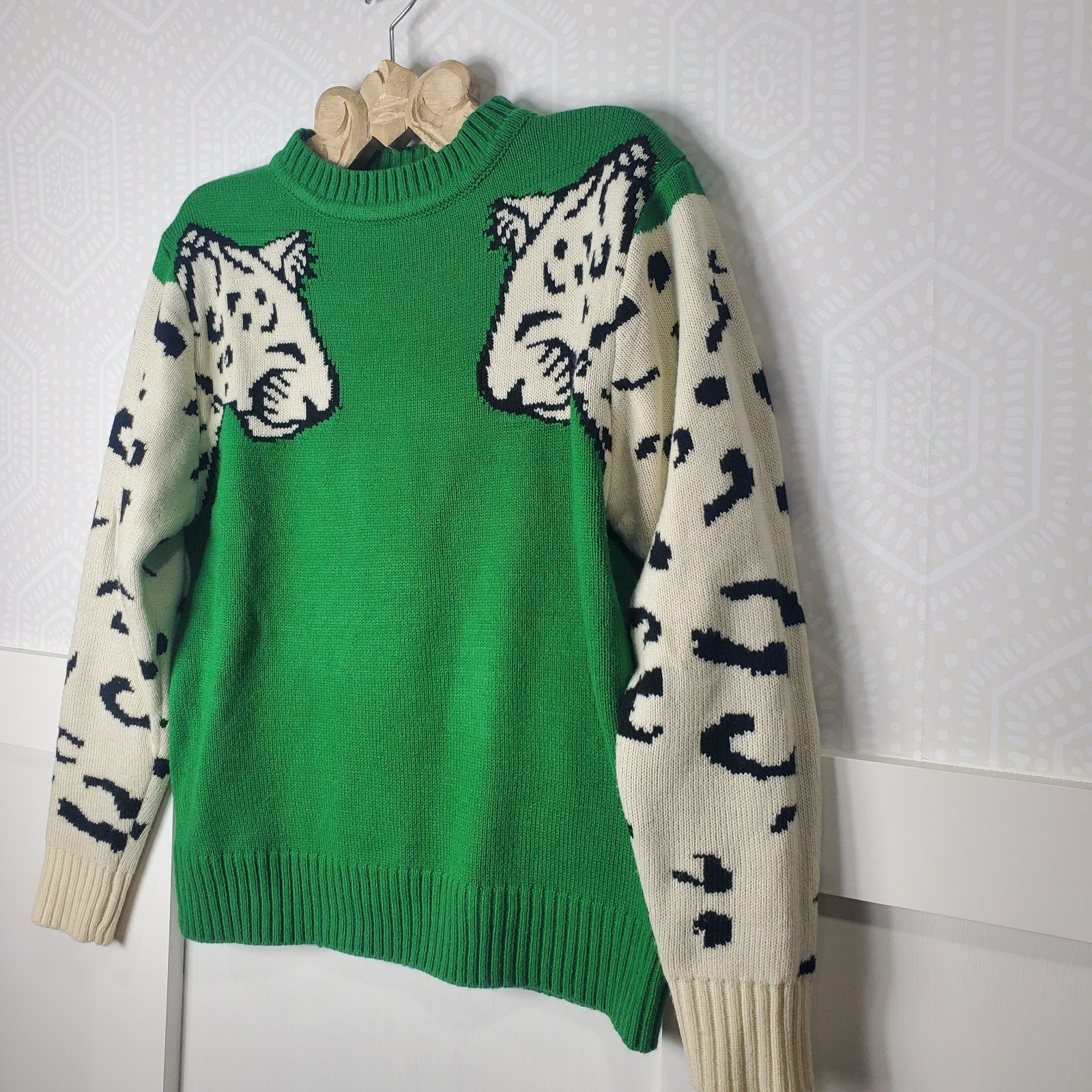 Green Crew Neck Statement Sweater XL Leopard Prin… - image 7