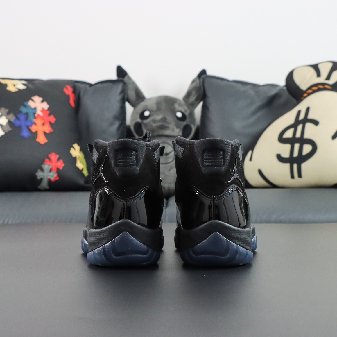 cap and gown 11s size 12