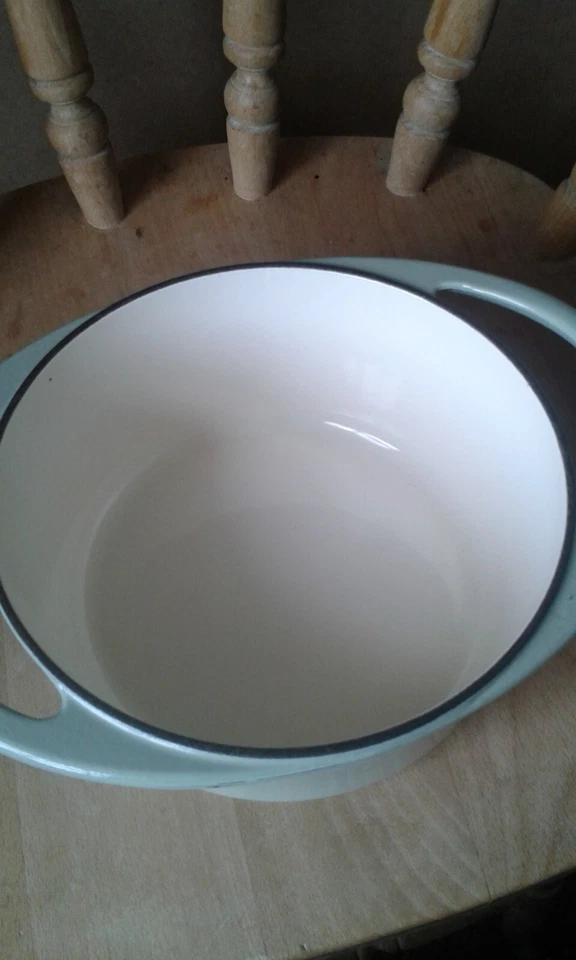 Berndes - Casserole Dish/Pan + Lid - Round, Cast Iron, Pale Green, 2.5Qt, 2.4L - Image 3 of 4