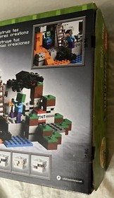2014 Lego Minecraft 21113 - The Cave - Brand New - Factory Sealed - Retired
