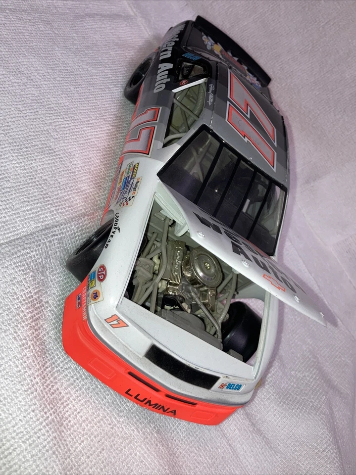 Ertl Darrell Waltrip Western Auto 1/18 11” X 4” Hecho en EE. UU. 1991 Licenciado por GM Foto 2 de 4