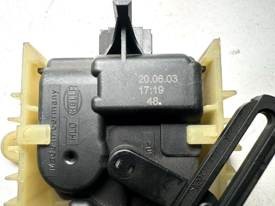 Actuador/motor de entrada de aire de climatización Volkswagen Passat 2002-2005 Foto 3 de 4