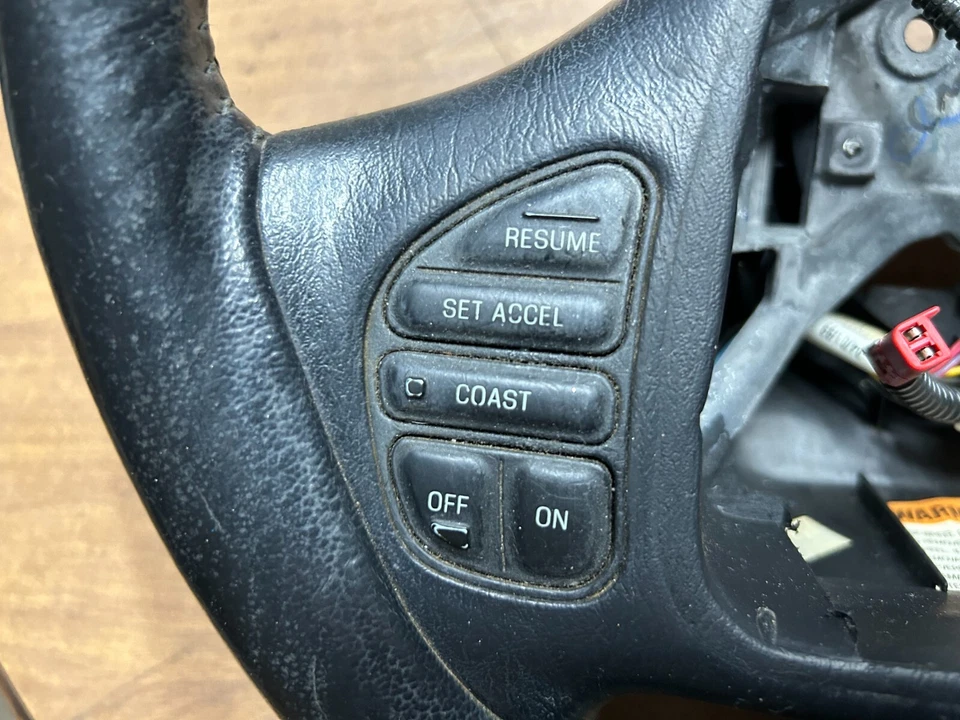 Ford Explorer Mountaineer 95-01 - Volante CUERO con cápsulas de control de crucero Foto 4 de 4