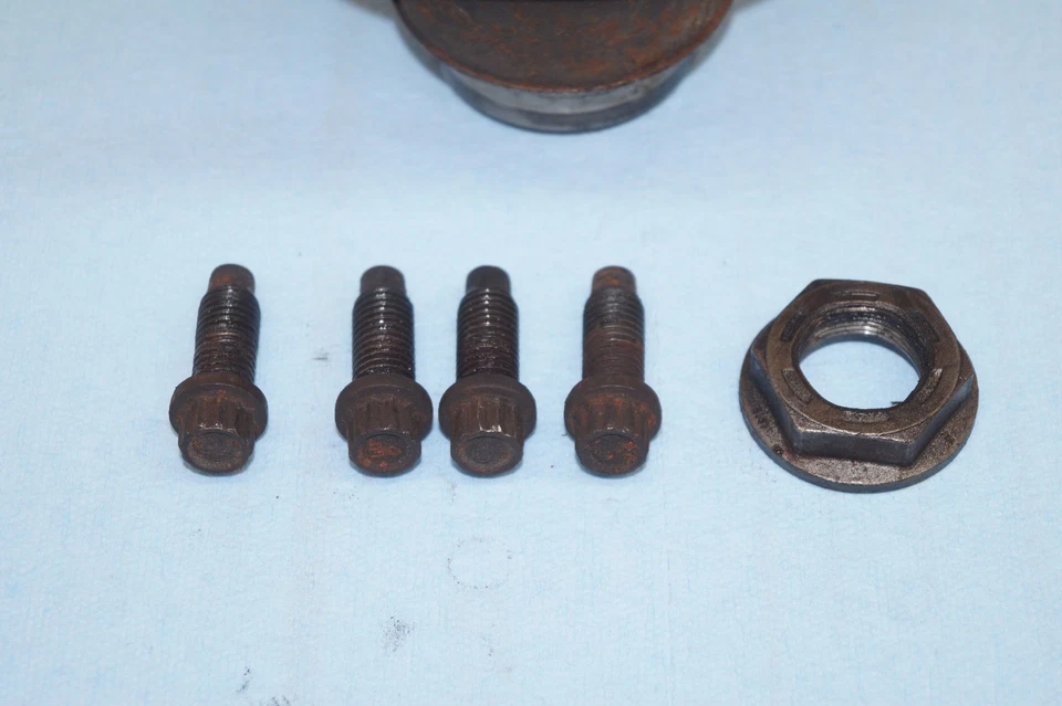 Ford ZF6 S6-650 6 Speed Manual Speed Manual Transmission Rear Output Flange Yoke - Image 2 of 4