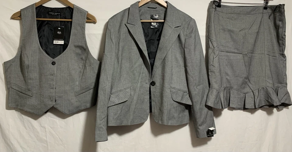 BNWT Dorothy Perkin 3 Piece Business suit Skirt 16/18 , Jacket 20 Waistcoat 20 - Image 2 of 4