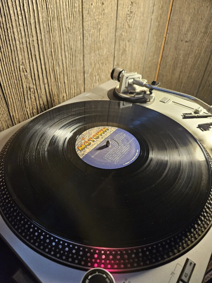 Lionel Richie And Commodores 2 Record Lp Lot  - Image 3 of 4