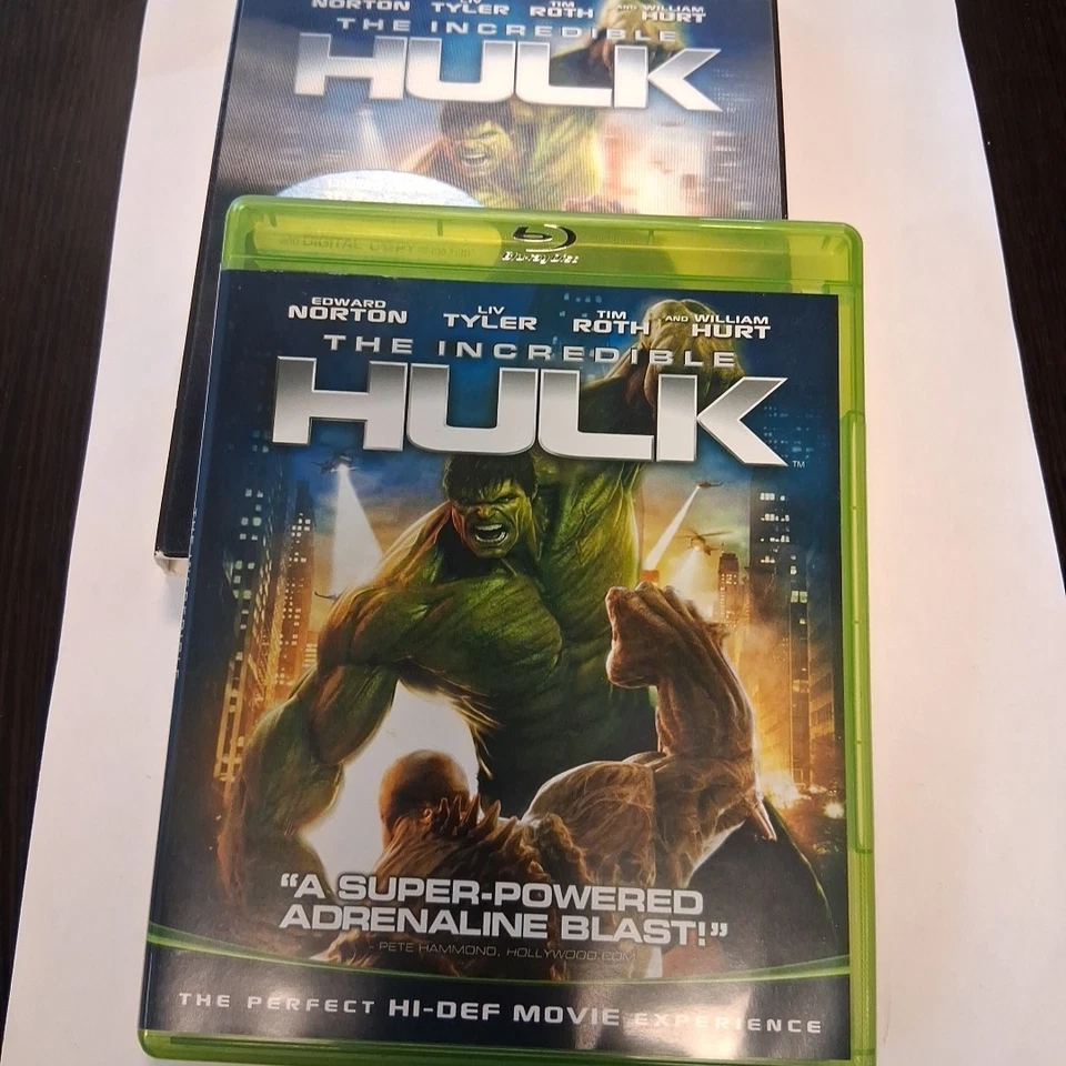 The Incredible Hulk Blu-Ray, Green Case, Lenticular 3-D Slipcover, Bonus & DC Foto 3 de 4