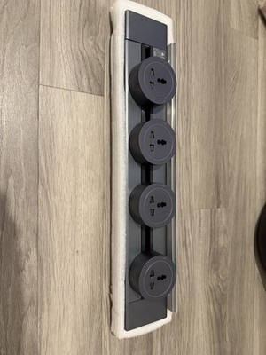 Wandmontiertes UK-Standardschienensteckdosensystem - modularer Aufbau | 4 Steckdosen