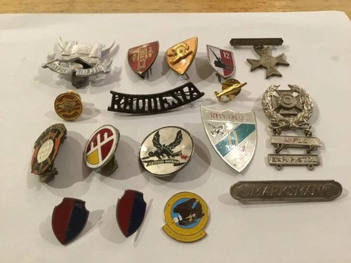LOT MILITARY INSIGNIAS, WW1- TODAY