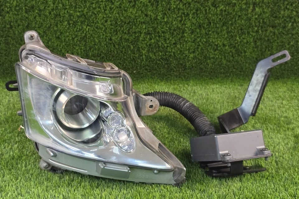 Par de luces antiniebla HID izquierda y derecha OEM 2010-2012 Lexus LS600H LS600HL 2010-2012 usadas Foto 3 de 4