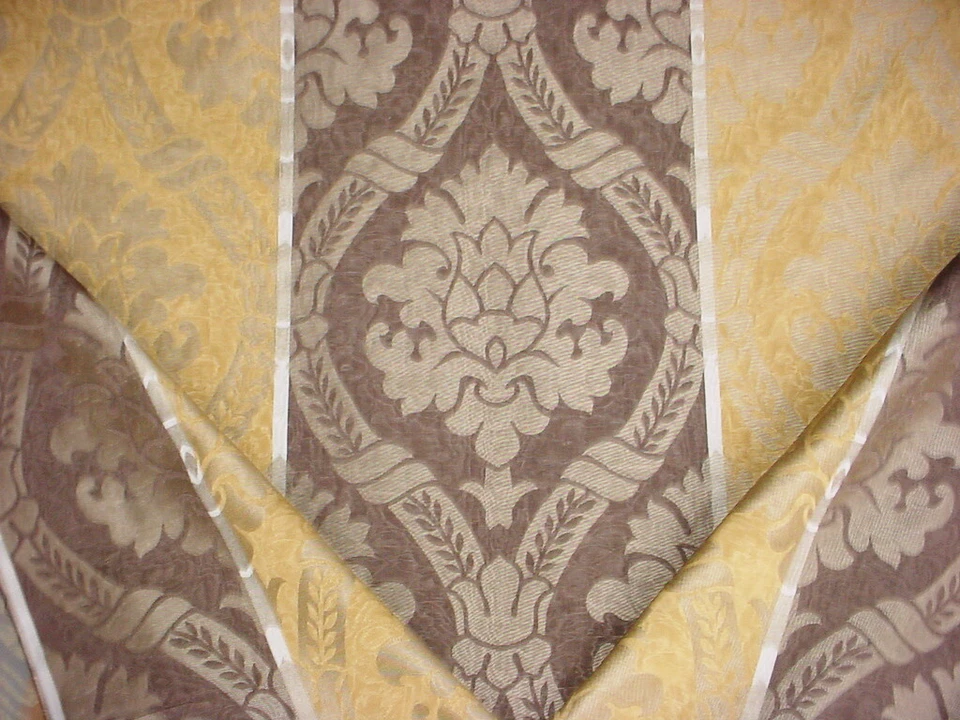 5-1/4 年 Scalamandre 26372-002 Palazzo 条纹骆驼金色锦缎内饰面料 — 第 2/4 张图片