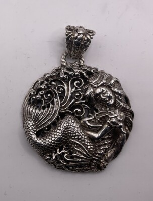 Sarda Sterling Silver Mermaid & Seahorse Pendant