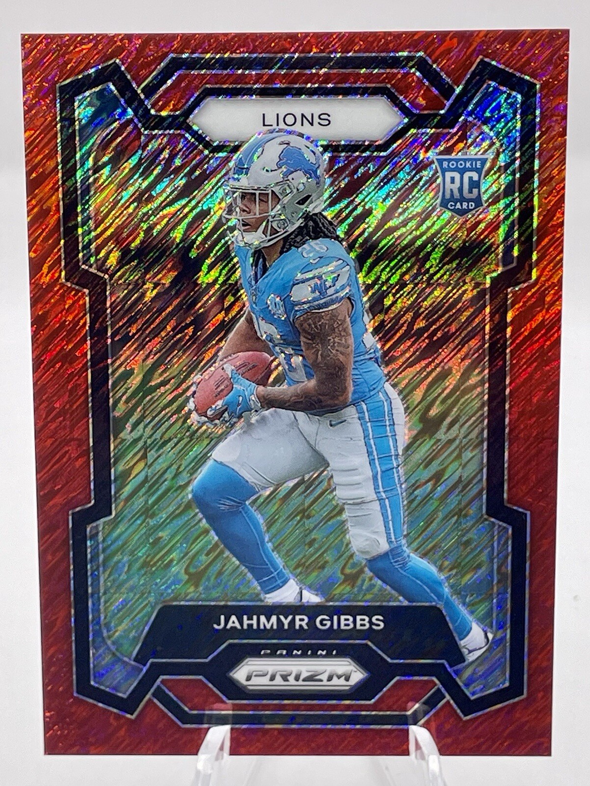 2023 Panini Prizm - Rookies Red Shimmer Prizm #331 Jahmyr Gibbs /35 (RC)