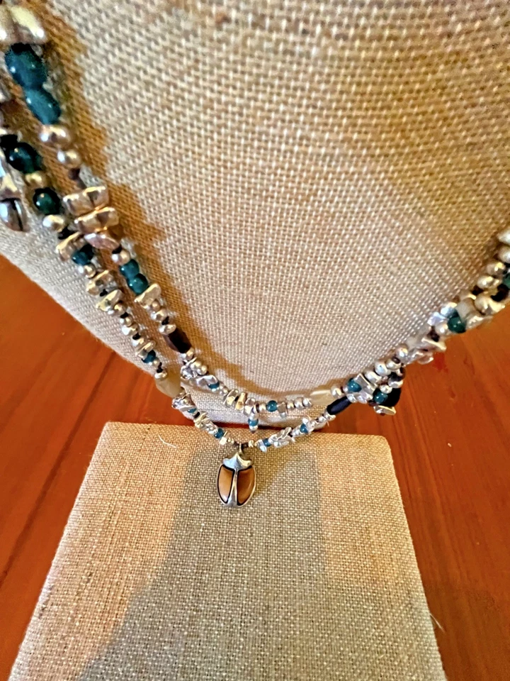 RARO Uno de 50 Conjunto Doble Hilo Escarabajo Escarabajo Escarabajo Collar, 2 Pulseras, Pendientes Foto 4 de 4