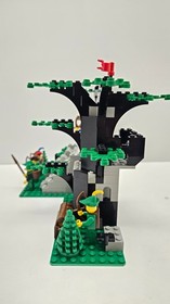 LEGO set #6066 Camouflaged Outpost w/inst. Vintage Castle Forestmen Archers