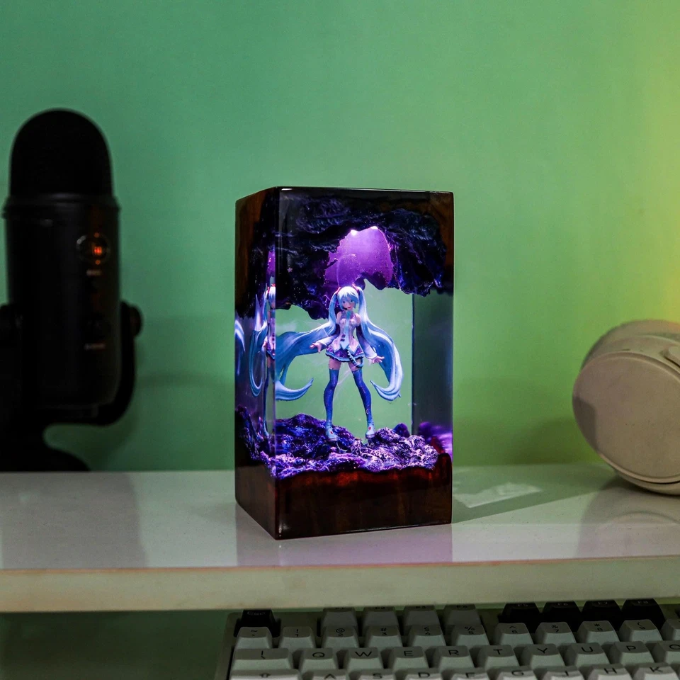Miku resin lamp, Gaming Decor Night Lamp, custom lamp, Halloween decor - Image 3 of 4