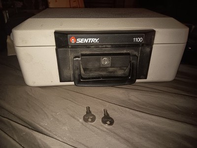 Sentry 1100 Fireproof Safe with Locking Handle and Keys