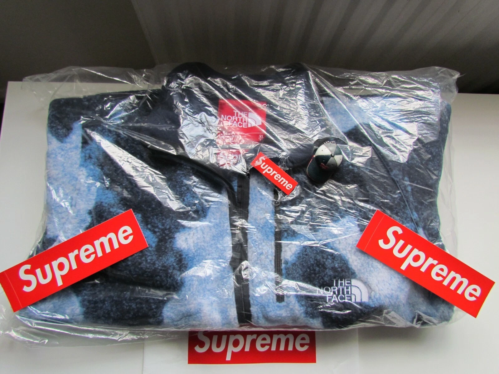 Veste polaire denim blanchi Supreme F/W 2021 The North Face Indigo XL TNF/drapeaux