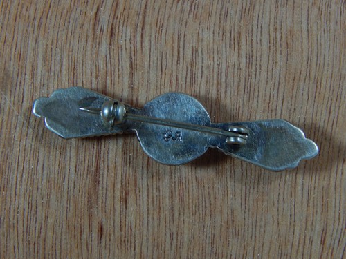 Prendedor/broche de ala de pluma con incrustaciones cara de sol Zuni peón antiguo usado firmado sin marca - Imagen 2 de 3