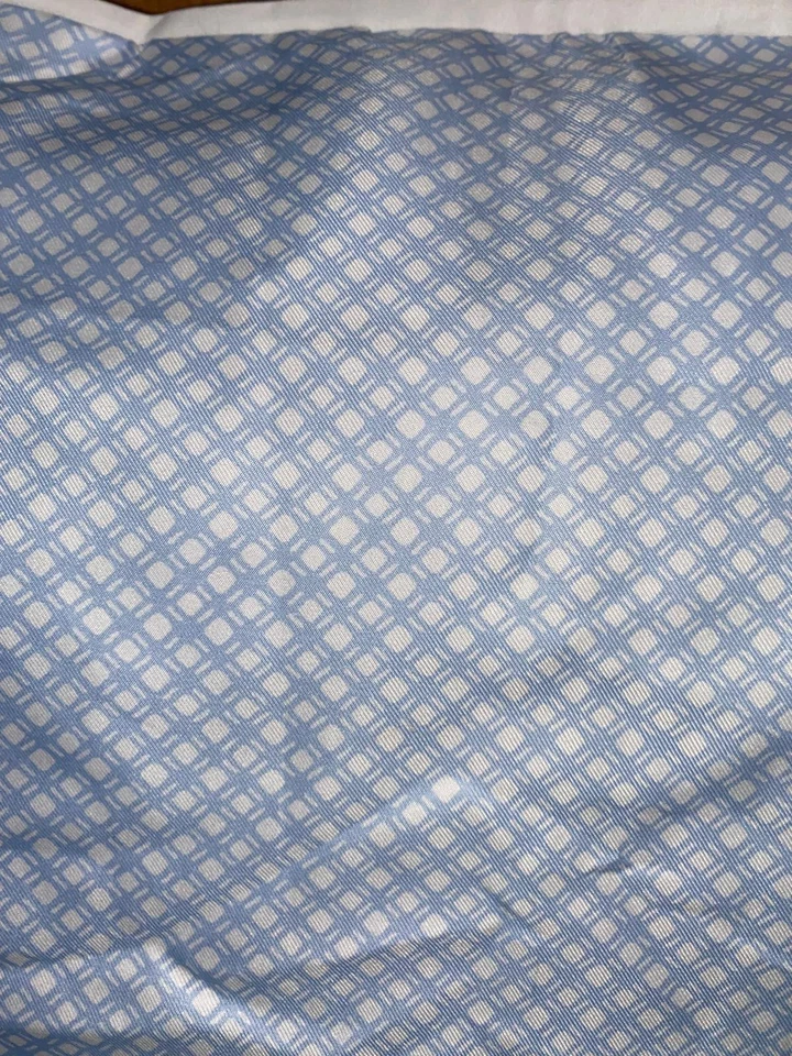 2 fundas de almohada Martha Stewart Euro azul blanco cuadrados 25" x 25" aspecto seda Foto 2 de 4