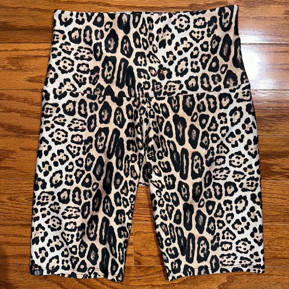 Bicicleta corta Onzie Free Flow High Rise Leopard 9” talla XS Foto 3 de 4